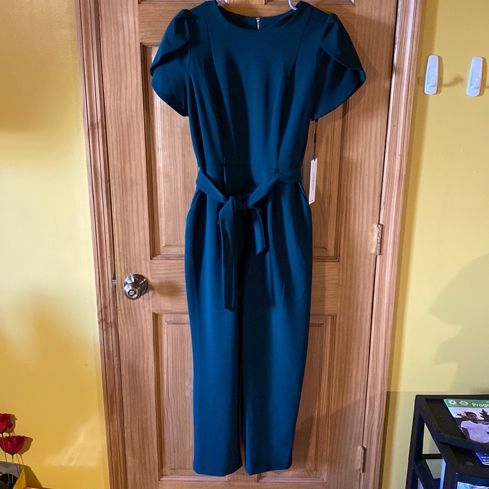 CALVIN KLEIN JUMPSUIT NWT. Size 8. Emerald Green.